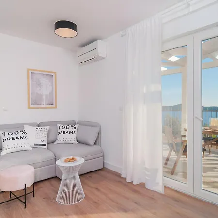 4 Bedroom Beautiful In Holiday home Sevid