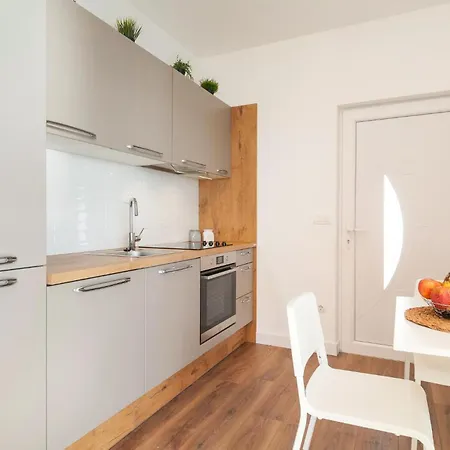 4 Bedroom Beautiful In Holiday home Sevid