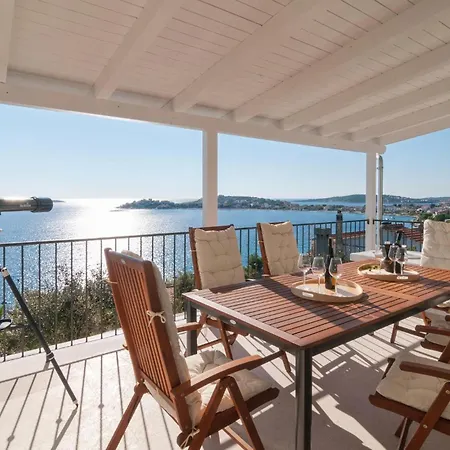 4 Bedroom Beautiful In *