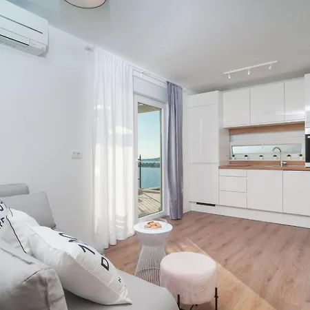 Holiday home 4 Bedroom Beautiful In *